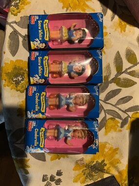 Disney Mini Princess Dolls Snow White & Cinderella - Blue, Yellow, Pink
